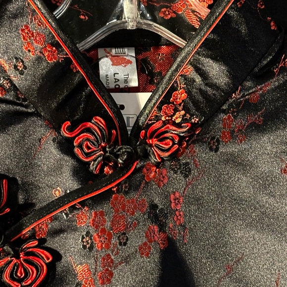Shanghai green black and red Oriental top. XXXXL.fits like XL NWT ornate - Picture 11 of 12